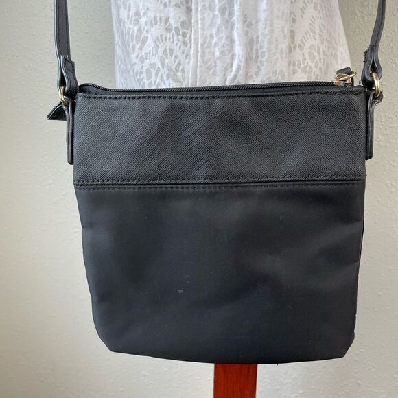 Tommy Hilfiger Cross Body Purse EUC - Picture 3 of 6